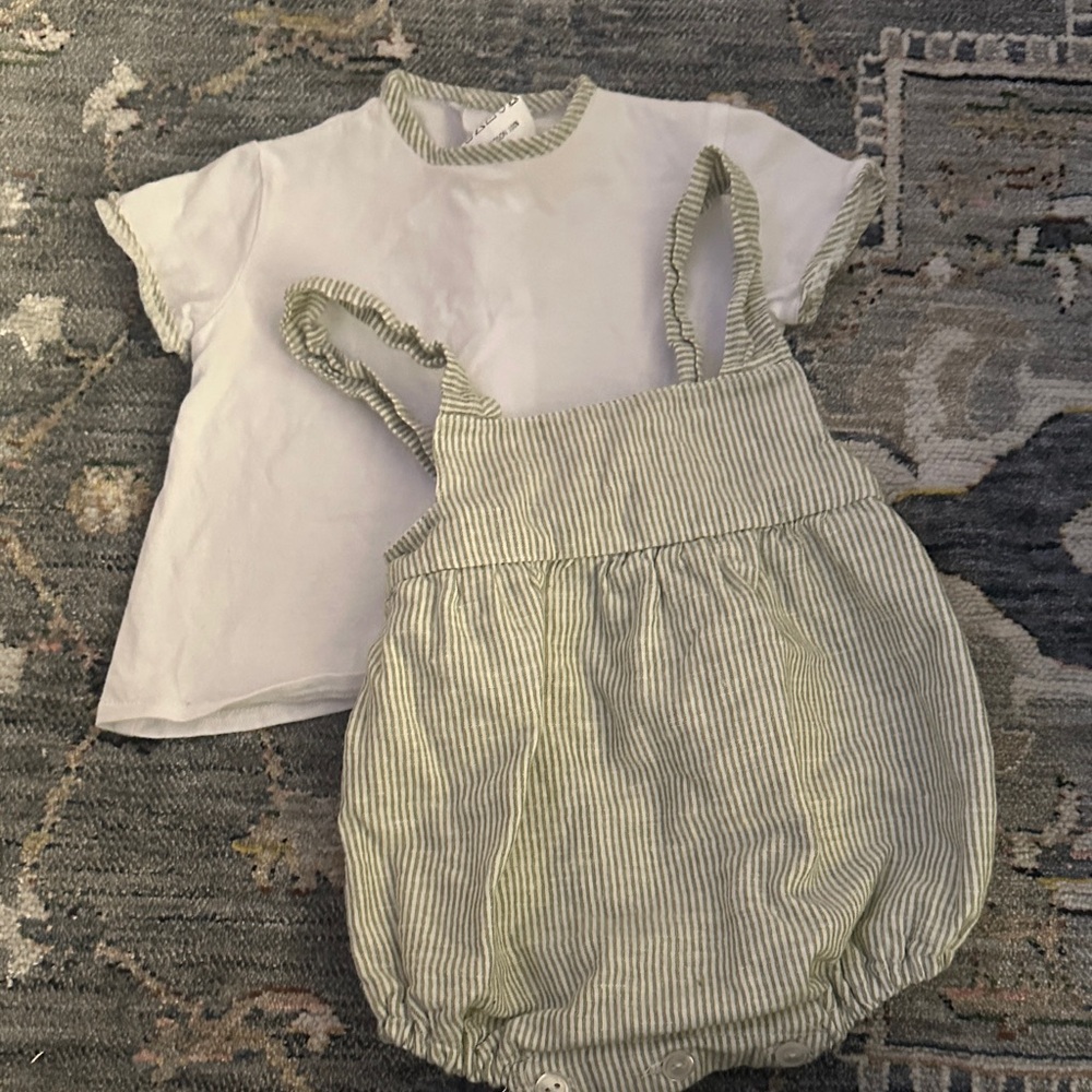 DONA CARMEN Striped Green and White Baby Romper Set